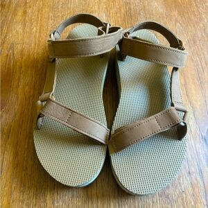 Teva platform sandal